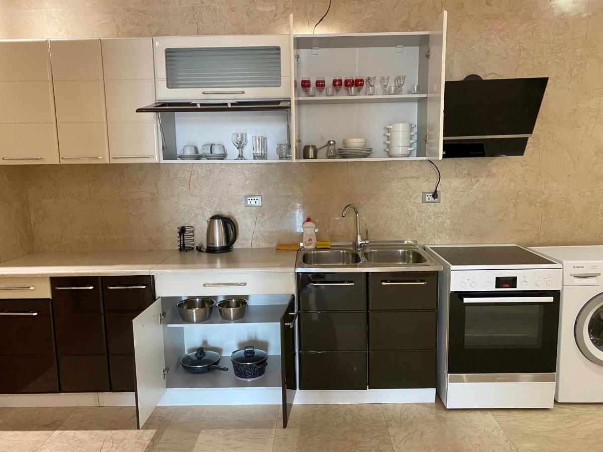 Apartment In Porta Batumi Tower Eksteriør bilde