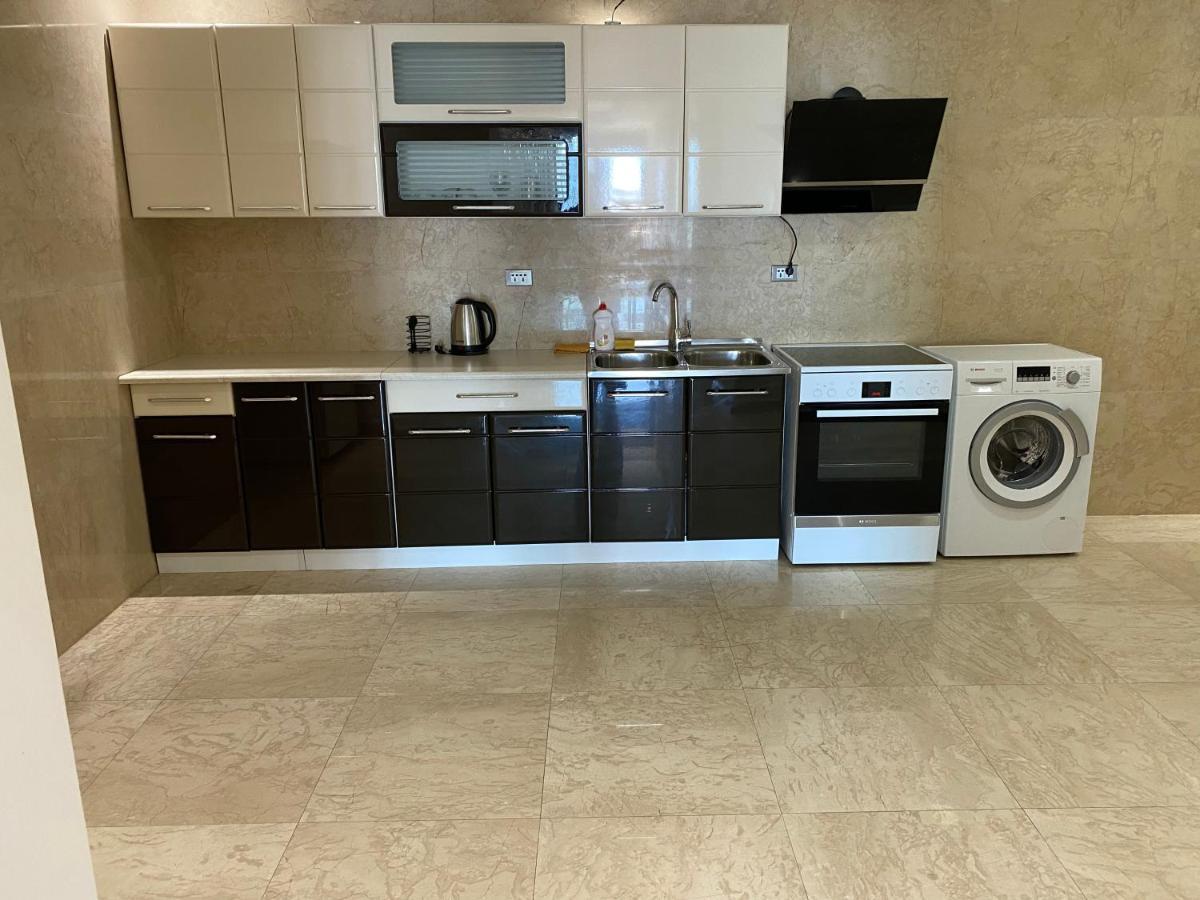 Apartment In Porta Batumi Tower Eksteriør bilde
