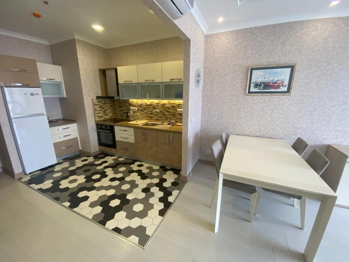 Apartment In Porta Batumi Tower Eksteriør bilde