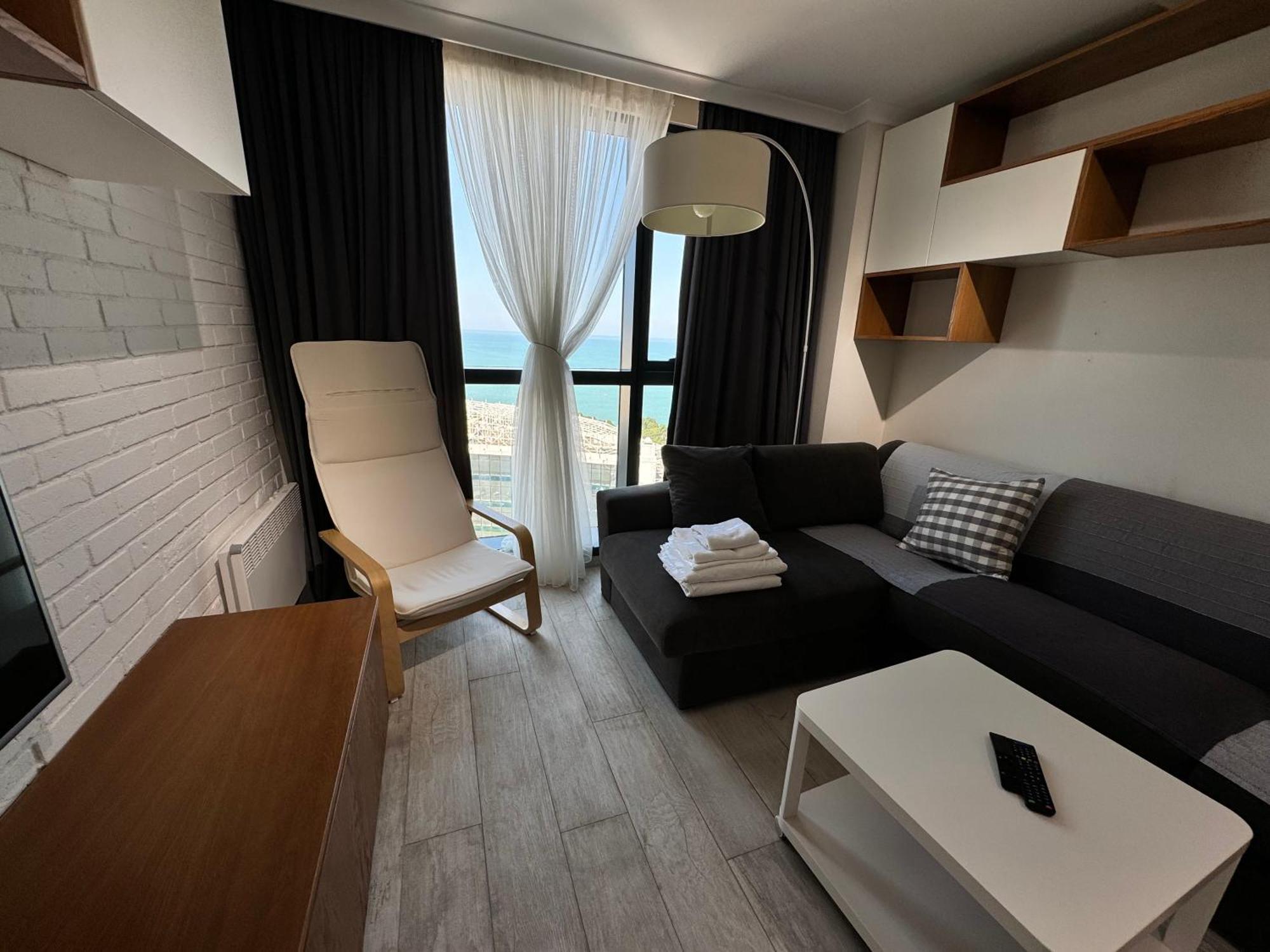 Apartment In Porta Batumi Tower Eksteriør bilde